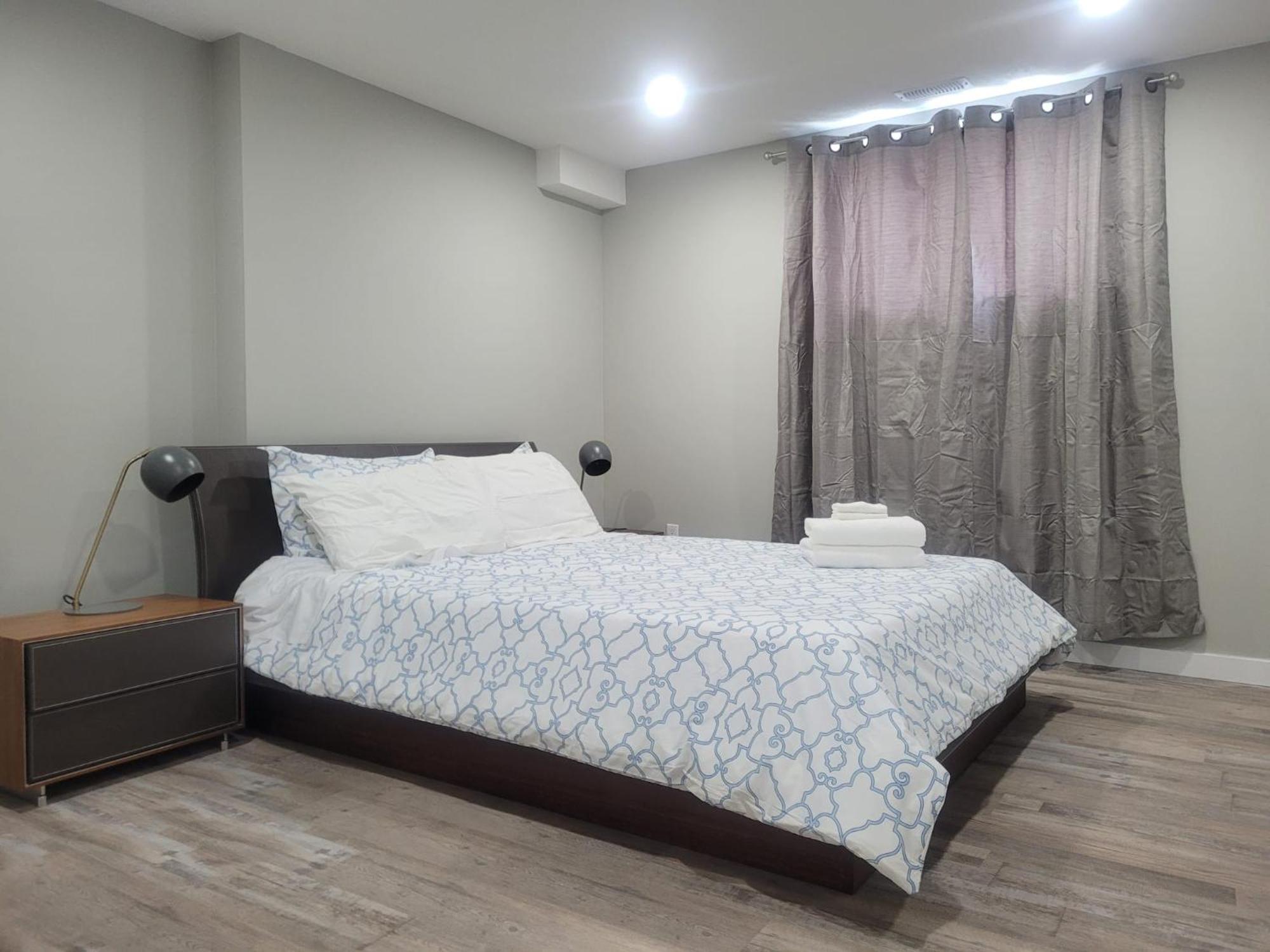 Boardwalk Homes - Executive Guest Rooms & Townhomes Kitchener Ngoại thất bức ảnh